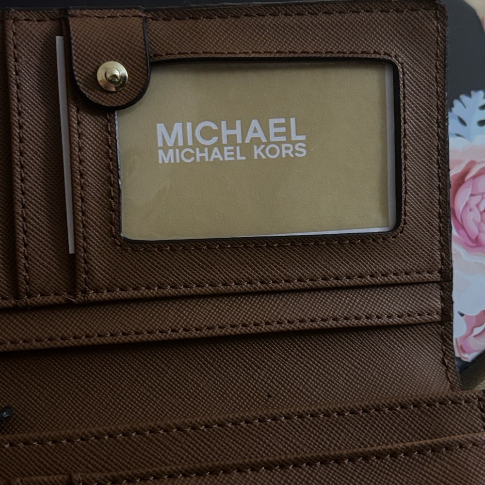 Michael Kors Jet Set large signature Wallet NWOT - Picture 10 of 13